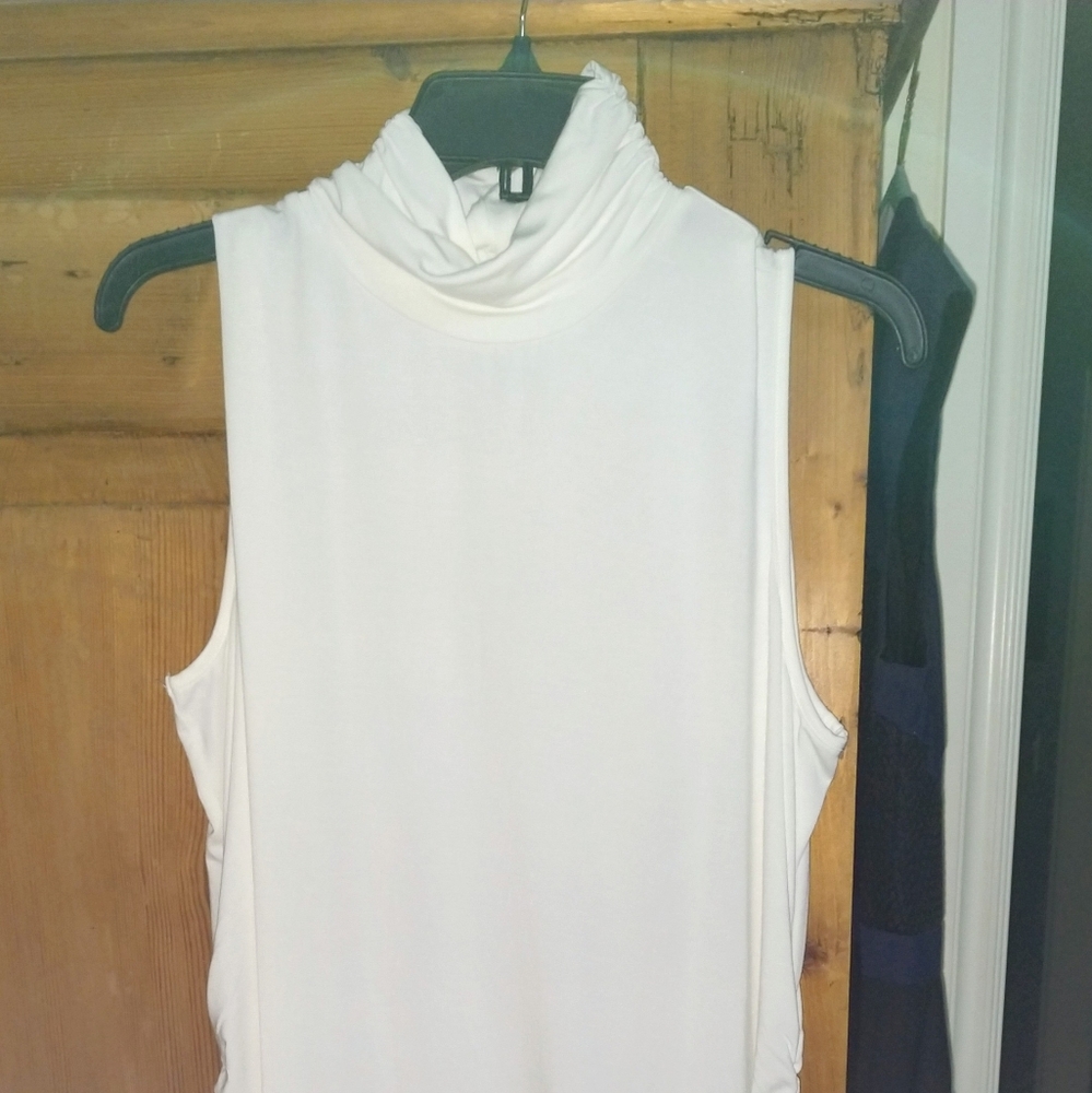 White turtle neck shell